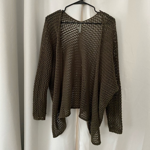 3 for $30 🌼 Dark Green Cardigan - Picture 1 of 6